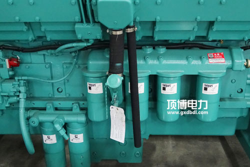 康明斯柴油發(fā)動(dòng)機
